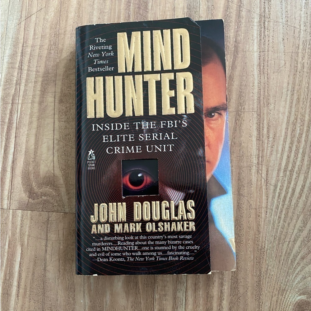 Mindhunter Inside the FBIβs Elite Serial Crime Unit Book